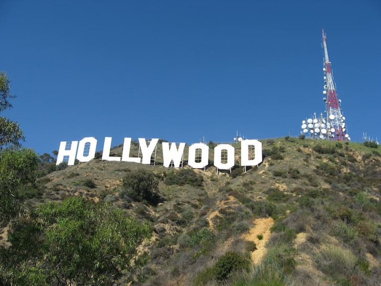 hollywood-sign-hillside-famous-icon